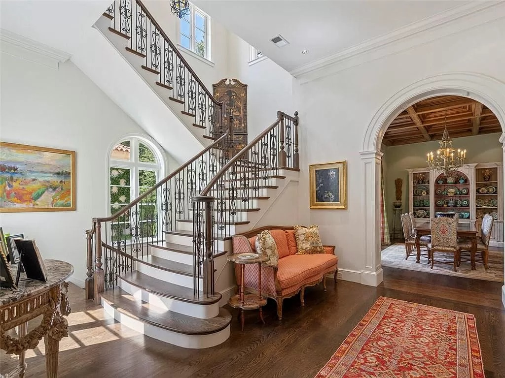 This $9,500,000 Compound in Georgia Declares Its Exquisite Architectural Ingredients