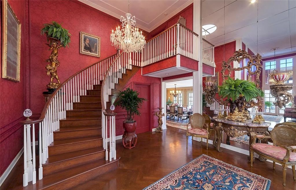 A Modest-looking Home Hides Elegant Interiors, Available for $4,490,000 in Hawaii
