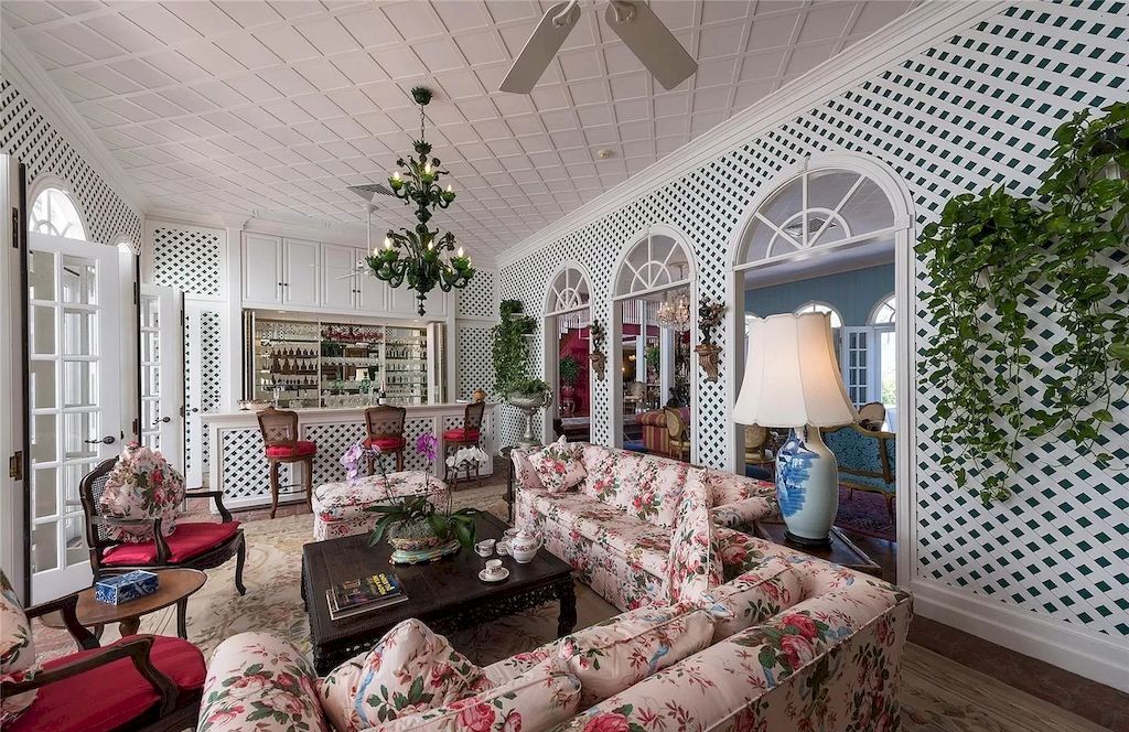 A Modest-looking Home Hides Elegant Interiors, Available for $4,490,000 in Hawaii