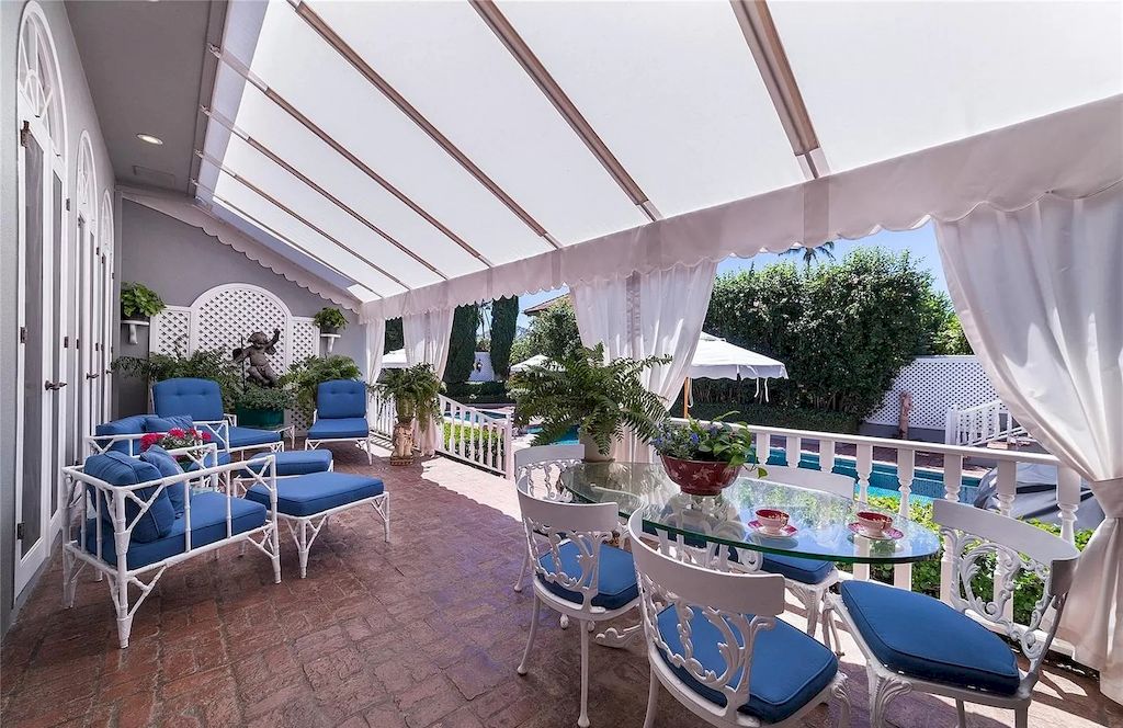 A Modest-looking Home Hides Elegant Interiors, Available for $4,490,000 in Hawaii