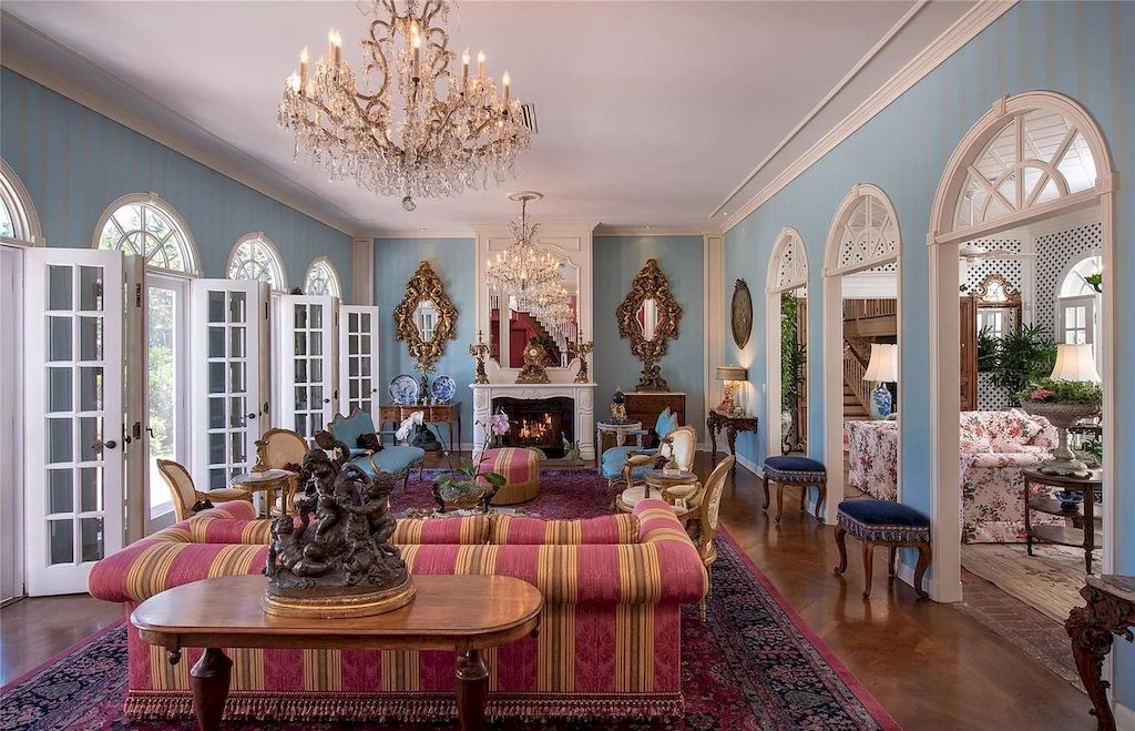 A Modest-looking Home Hides Elegant Interiors, Available for $4,490,000 in Hawaii