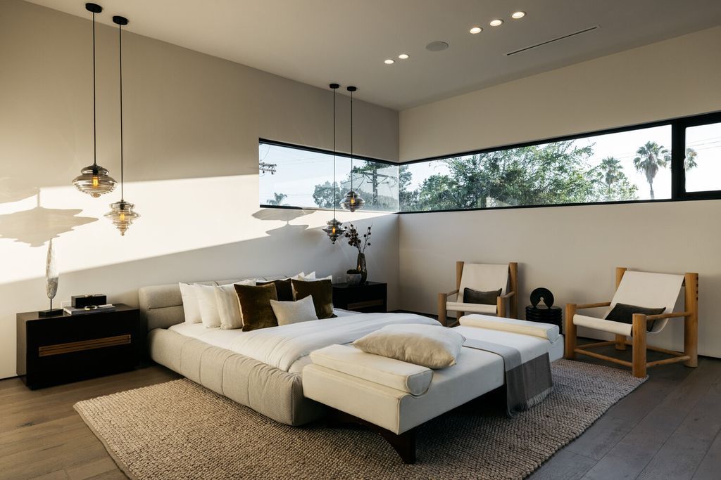 The Home in Los Angeles is an ultimate modern estate for entertaining and relaxation in prime Beverly Grove now available for sale. This home located at 609 N Edinburgh Ave, Los Angeles, California;