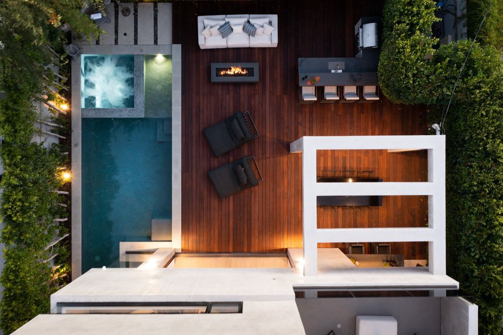 The Home in Los Angeles is an ultimate modern estate for entertaining and relaxation in prime Beverly Grove now available for sale. This home located at 609 N Edinburgh Ave, Los Angeles, California;
