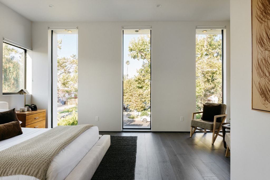 The Home in Los Angeles is an ultimate modern estate for entertaining and relaxation in prime Beverly Grove now available for sale. This home located at 609 N Edinburgh Ave, Los Angeles, California;