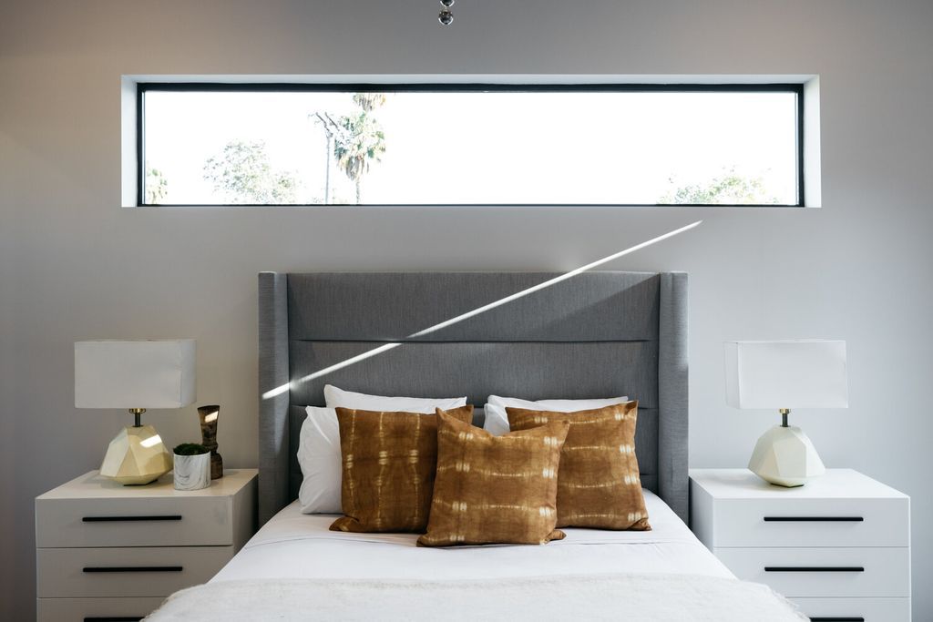 The Home in Los Angeles is an ultimate modern estate for entertaining and relaxation in prime Beverly Grove now available for sale. This home located at 609 N Edinburgh Ave, Los Angeles, California;
