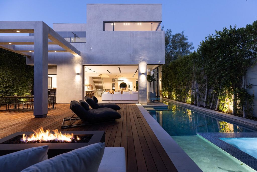 The Home in Los Angeles is an ultimate modern estate for entertaining and relaxation in prime Beverly Grove now available for sale. This home located at 609 N Edinburgh Ave, Los Angeles, California;