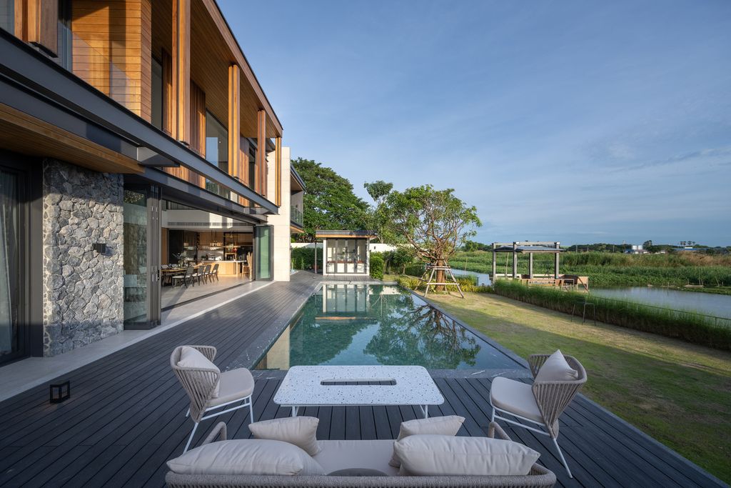 BSPN Residence Elegant House for 2 Generations by 10 Space Architects 11