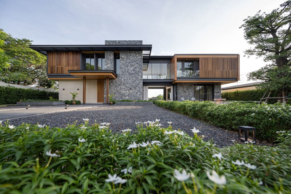 BSPN Residence Elegant House for 2 Generations by 10 Space Architects 13