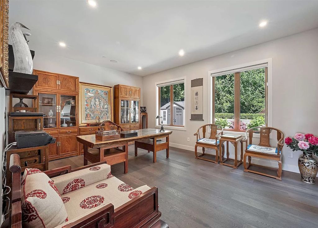 The Brilliantly Designed Contemporary Home in West Vancouver is an amazing home now available for sale. This home is located at 1497 Queens Ave, West Vancouver, BC V7T 2J1, Canada