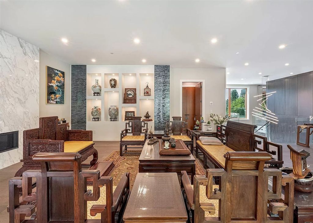 The Brilliantly Designed Contemporary Home in West Vancouver is an amazing home now available for sale. This home is located at 1497 Queens Ave, West Vancouver, BC V7T 2J1, Canada