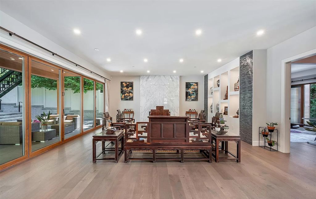 The Brilliantly Designed Contemporary Home in West Vancouver is an amazing home now available for sale. This home is located at 1497 Queens Ave, West Vancouver, BC V7T 2J1, Canada