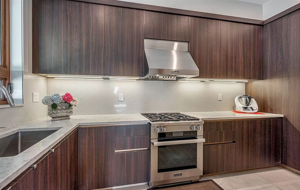 The Brilliantly Designed Contemporary Home in West Vancouver is an amazing home now available for sale. This home is located at 1497 Queens Ave, West Vancouver, BC V7T 2J1, Canada