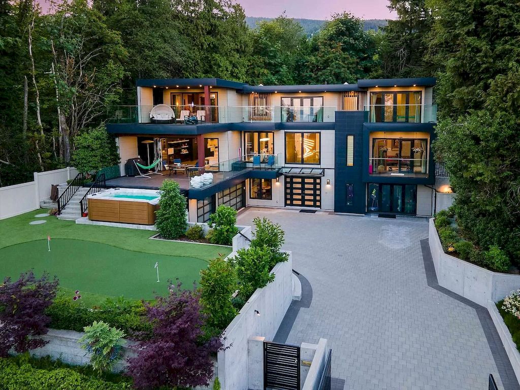 The Brilliantly Designed Contemporary Home in West Vancouver is an amazing home now available for sale. This home is located at 1497 Queens Ave, West Vancouver, BC V7T 2J1, Canada