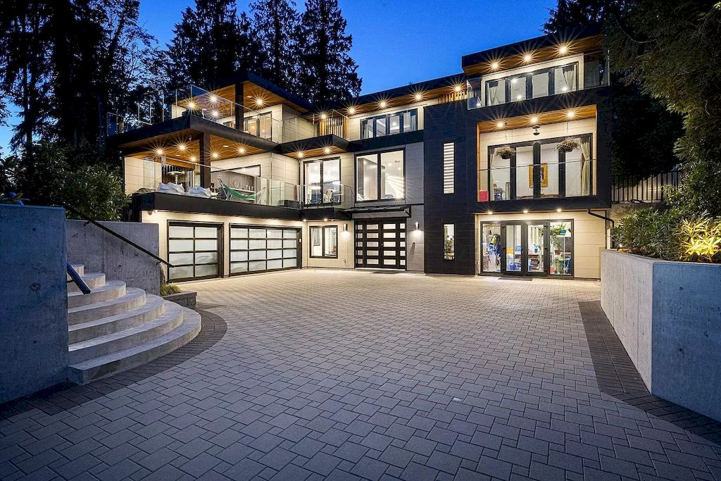 The Brilliantly Designed Contemporary Home in West Vancouver is an amazing home now available for sale. This home is located at 1497 Queens Ave, West Vancouver, BC V7T 2J1, Canada