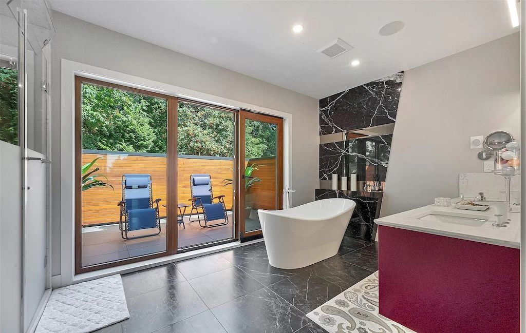 The Brilliantly Designed Contemporary Home in West Vancouver is an amazing home now available for sale. This home is located at 1497 Queens Ave, West Vancouver, BC V7T 2J1, Canada
