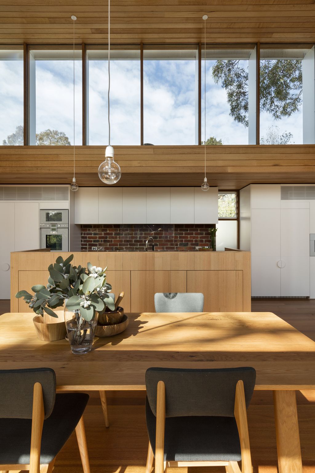 Camberwell House Modern home Overlooks leafy Park by AM Architecture 5