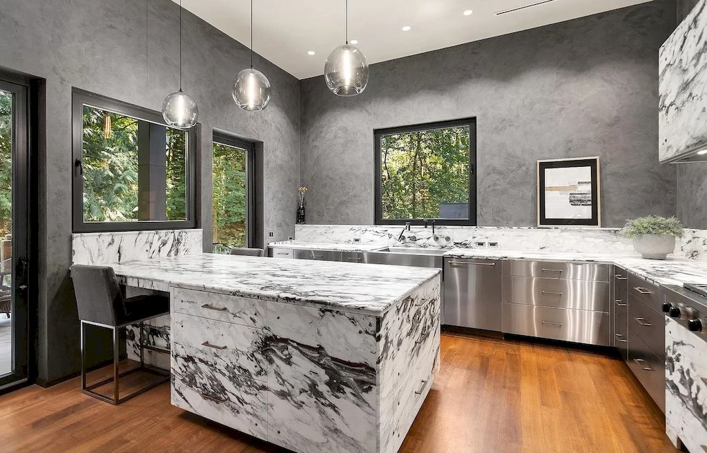 The Modern Home in Oregon offers grand living spaces now available for sale. This home is located at 2808 SW Patton Ln, Portland, Oregon