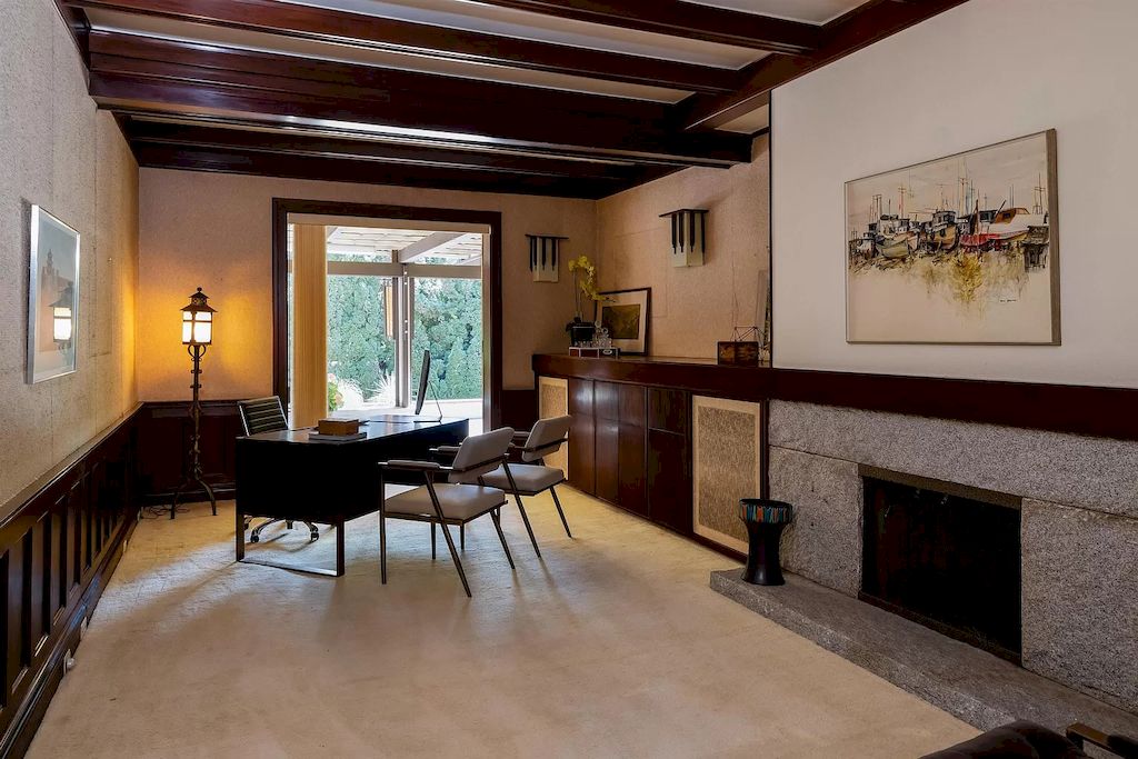 The Elegant Tudor Mansion in Vancouver is a magnificent property now available for sale. This home is located at 1250 W 54th Ave, Vancouver, BC V6P 1N1, Canada