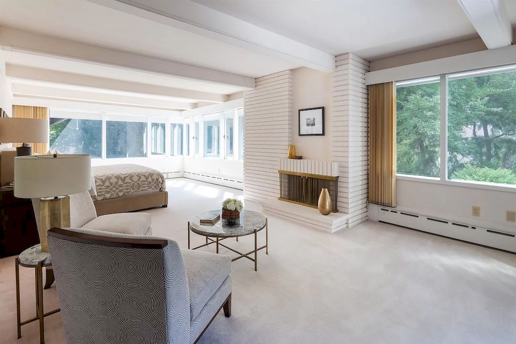 The Elegant Tudor Mansion in Vancouver is a magnificent property now available for sale. This home is located at 1250 W 54th Ave, Vancouver, BC V6P 1N1, Canada
