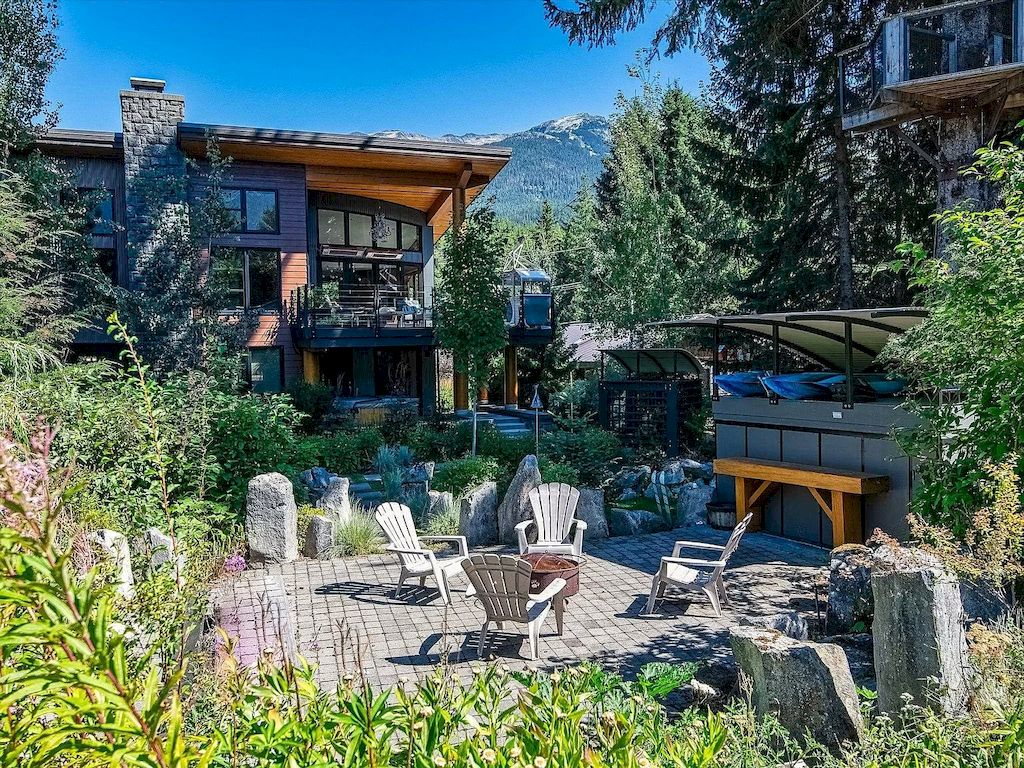 The Exceptional Riverside Home in Whistler is a beautiful home now available for sale. This home is located at 7205 Fitzsimmons Rd S, Whistler, BC V0N 1B7, Canada