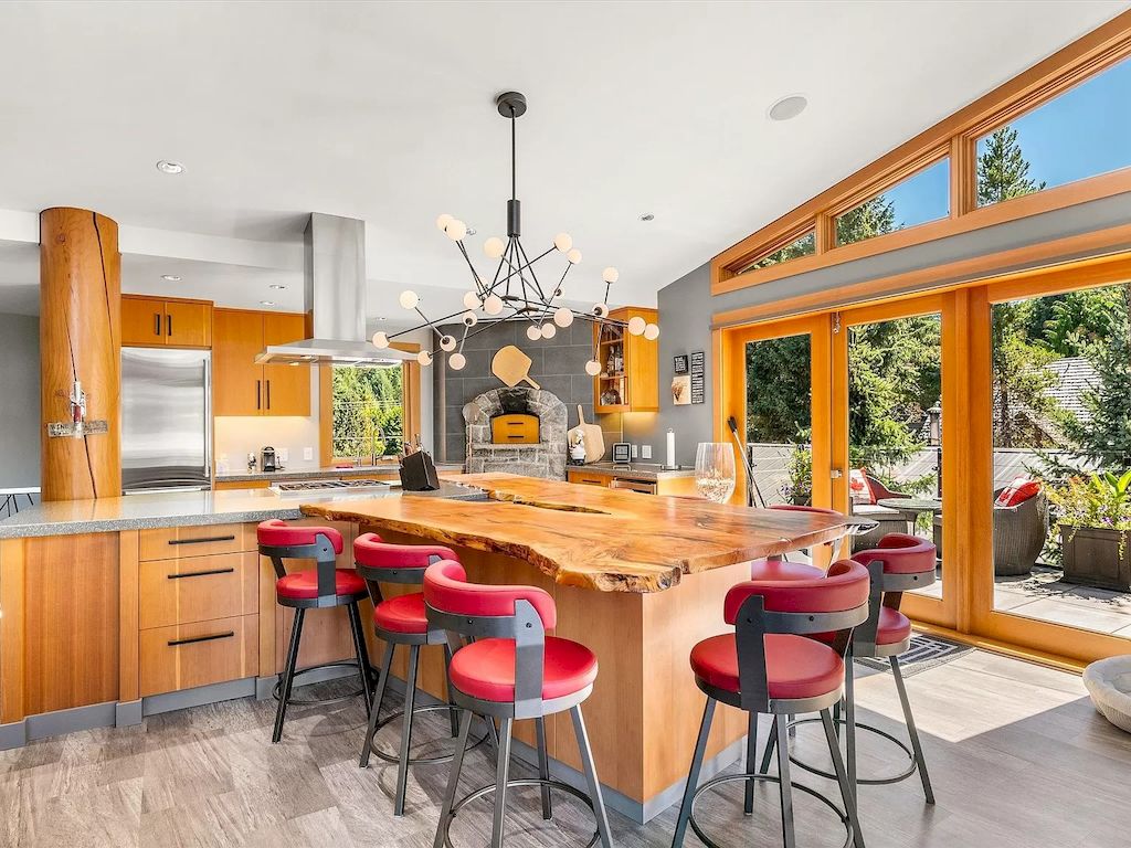 The Exceptional Riverside Home in Whistler is a beautiful home now available for sale. This home is located at 7205 Fitzsimmons Rd S, Whistler, BC V0N 1B7, Canada