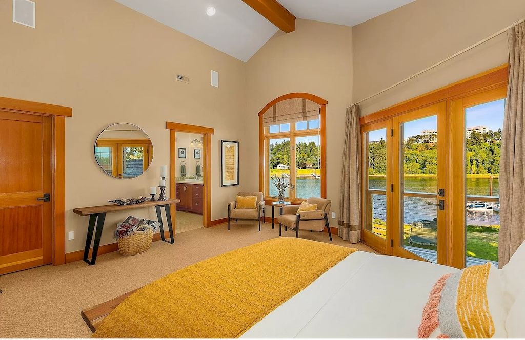 The House in Lake Oswego, Oregon is an Exclusive riverfront home now available for sale. This home is located at 12790 S Fielding Rd, Lake Oswego, Oregon