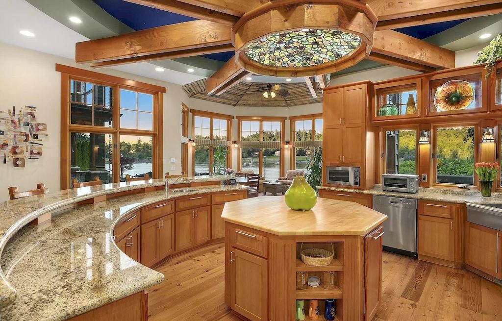 The House in Lake Oswego, Oregon is an Exclusive riverfront home now available for sale. This home is located at 12790 S Fielding Rd, Lake Oswego, Oregon