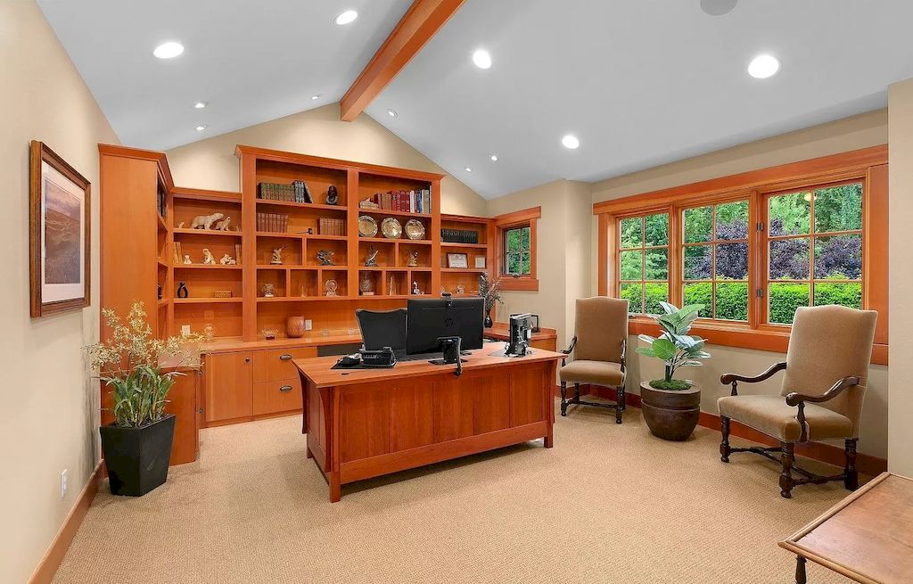 The House in Lake Oswego, Oregon is an Exclusive riverfront home now available for sale. This home is located at 12790 S Fielding Rd, Lake Oswego, Oregon