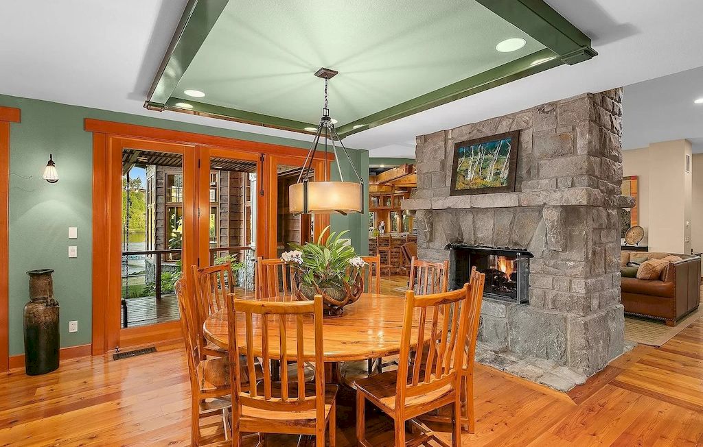 The House in Lake Oswego, Oregon is an Exclusive riverfront home now available for sale. This home is located at 12790 S Fielding Rd, Lake Oswego, Oregon