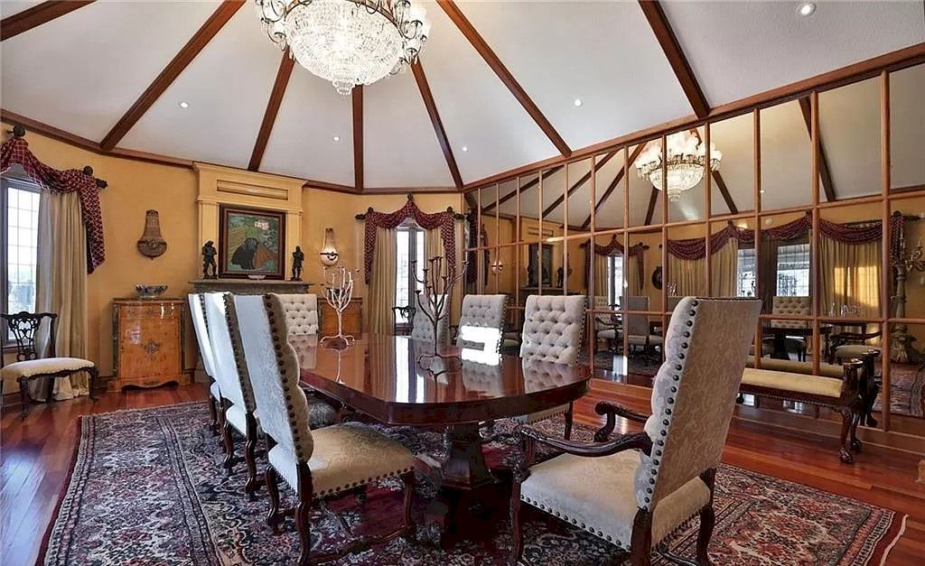 The Iconic Landmark Castle in Ontario has lovingly evolved into a masterpiece for 45 years now available for sale. This home is located at 3870 Tintern Rd, Lincoln, ON L0R 2C0, Canada