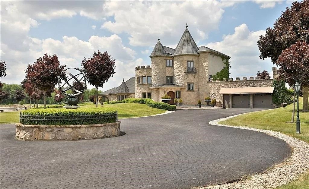 The Iconic Landmark Castle in Ontario has lovingly evolved into a masterpiece for 45 years now available for sale. This home is located at 3870 Tintern Rd, Lincoln, ON L0R 2C0, Canada