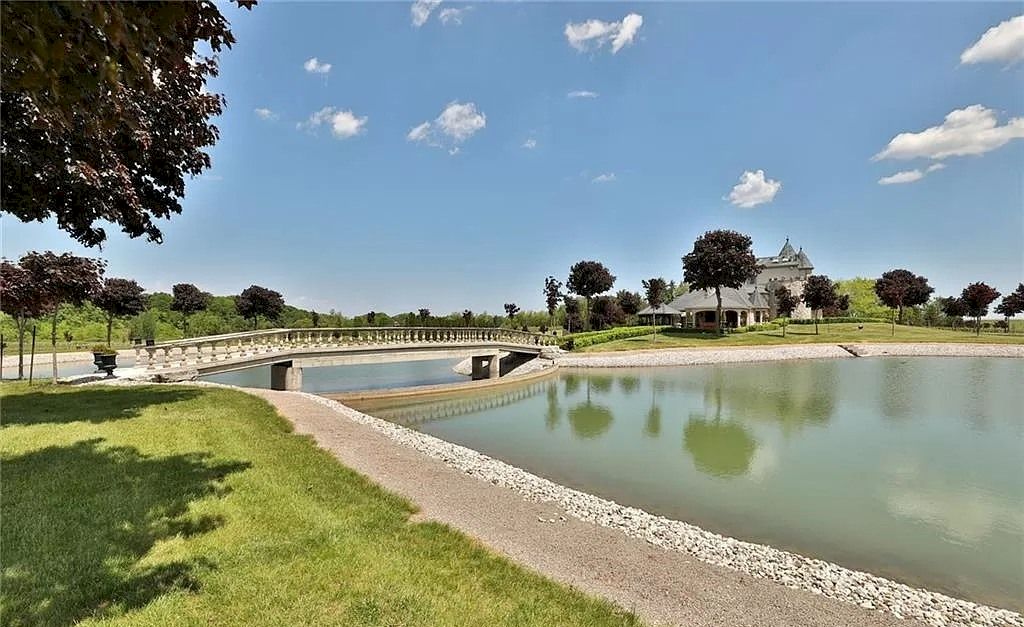 The Iconic Landmark Castle in Ontario has lovingly evolved into a masterpiece for 45 years now available for sale. This home is located at 3870 Tintern Rd, Lincoln, ON L0R 2C0, Canada
