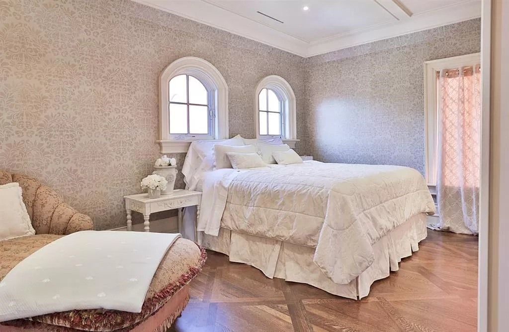 The Incredible Parisian Chateau in Ontario is a waterfront home now available for sale. This home is located at 2064 Lakeshore Rd E, Oakville, ON L6J 1M3, Canada