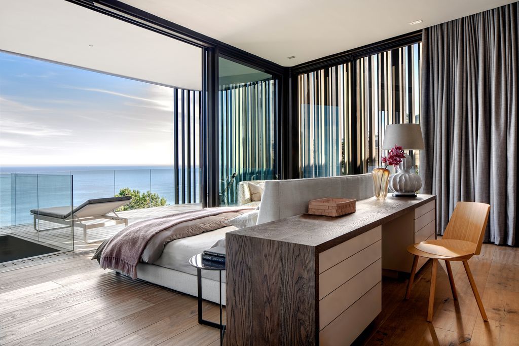 Kloof 145 House with Spectacular Ocean and Mountain Views by SAOTA 12
