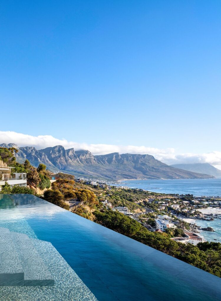 Kloof 145 House with Spectacular Ocean and Mountain Views by SAOTA 16