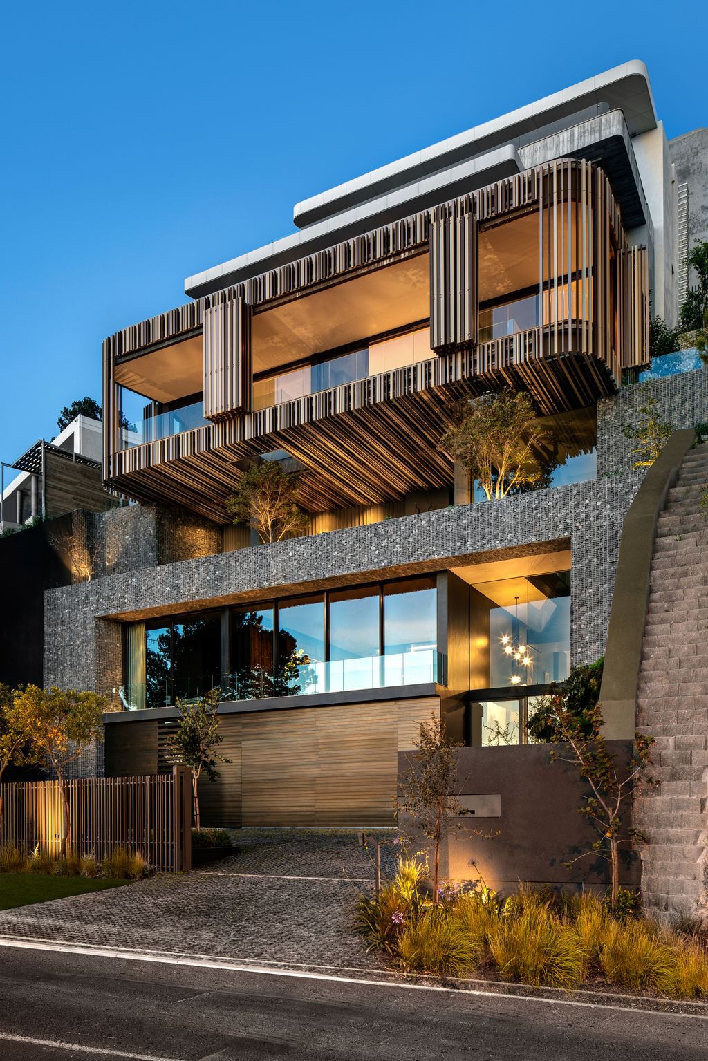 Kloof 145 House with Spectacular Ocean and Mountain Views by SAOTA 4