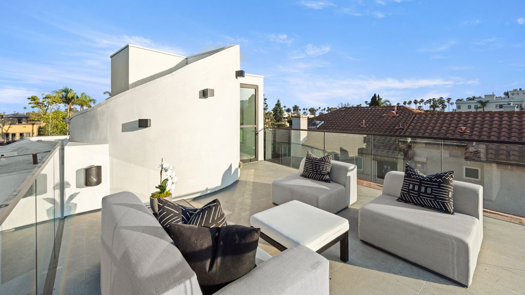 The Home in Santa Monica is a magnificent contemporary style estate with perfect blend of modern architecture, design, and technology now available for sale. This home located at 218 Alta Ave, Santa Monica, California