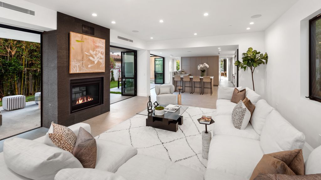 The Home in Santa Monica is a magnificent contemporary style estate with perfect blend of modern architecture, design, and technology now available for sale. This home located at 218 Alta Ave, Santa Monica, California