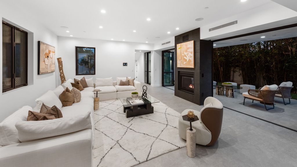 The Home in Santa Monica is a magnificent contemporary style estate with perfect blend of modern architecture, design, and technology now available for sale. This home located at 218 Alta Ave, Santa Monica, California