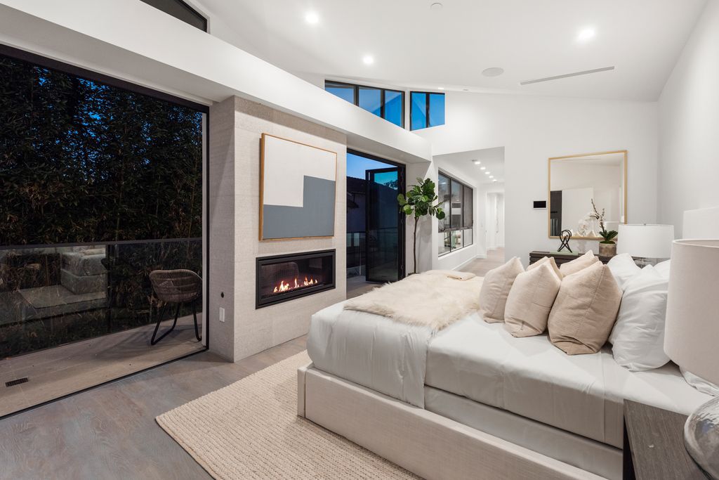 The Home in Santa Monica is a magnificent contemporary style estate with perfect blend of modern architecture, design, and technology now available for sale. This home located at 218 Alta Ave, Santa Monica, California