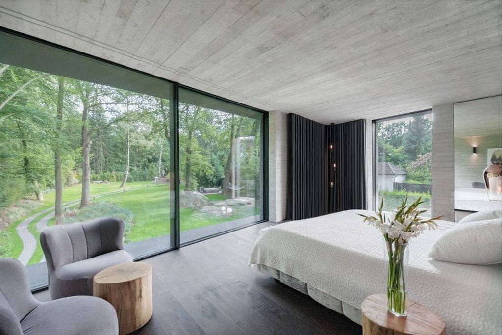 Neo House, Breathtaking Monument to Modernity by Querkopf Architekten