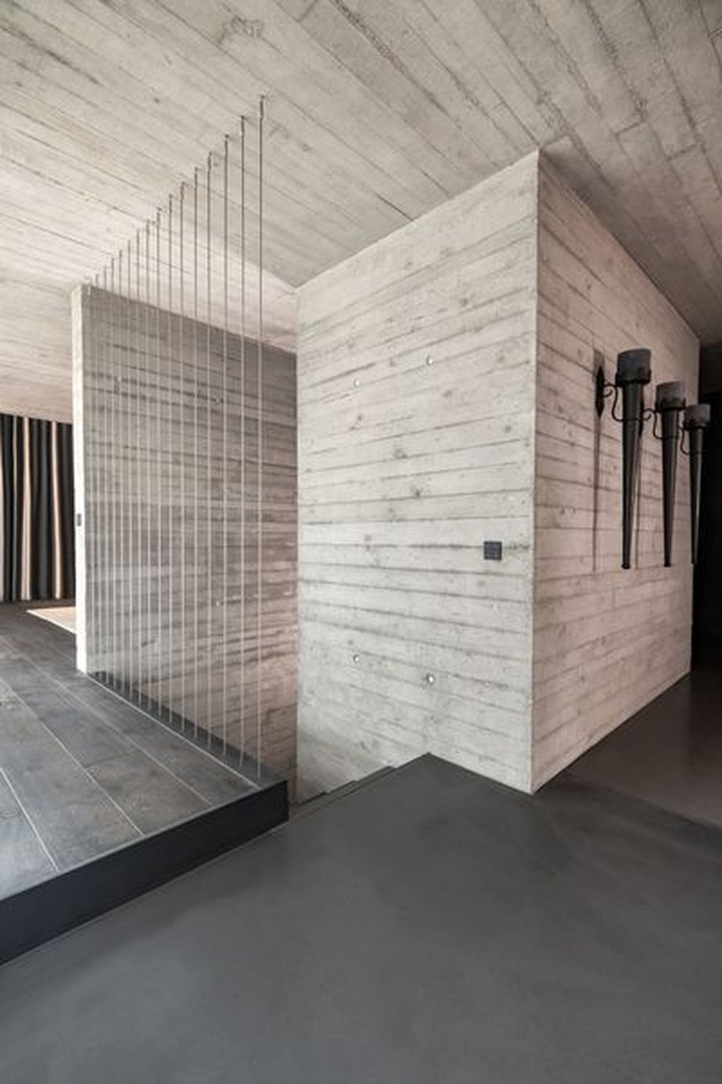 Neo House, Breathtaking Monument to Modernity by Querkopf Architekten