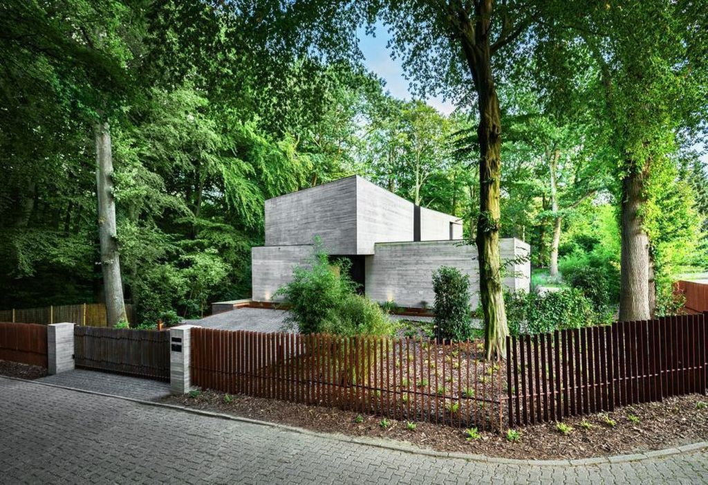 Neo House, Breathtaking Monument to Modernity by Querkopf Architekten