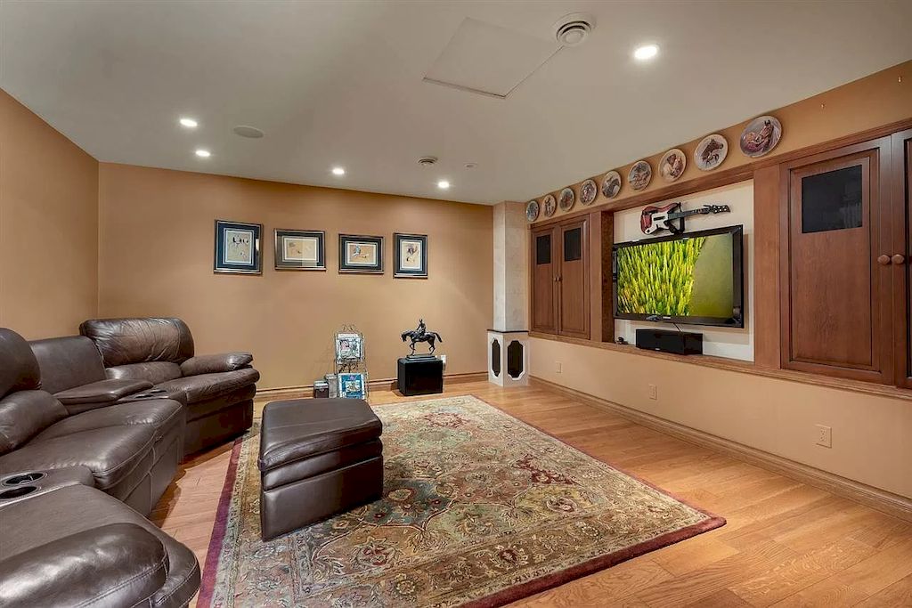 The Fantastic House in Langley is an amazing home now available for sale. This home is located at 2866 256th St, Langley, BC V4W 1Y4, Canada