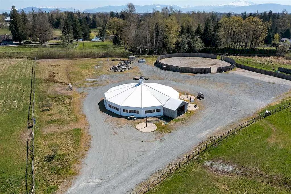The Fantastic House in Langley is an amazing home now available for sale. This home is located at 2866 256th St, Langley, BC V4W 1Y4, Canada