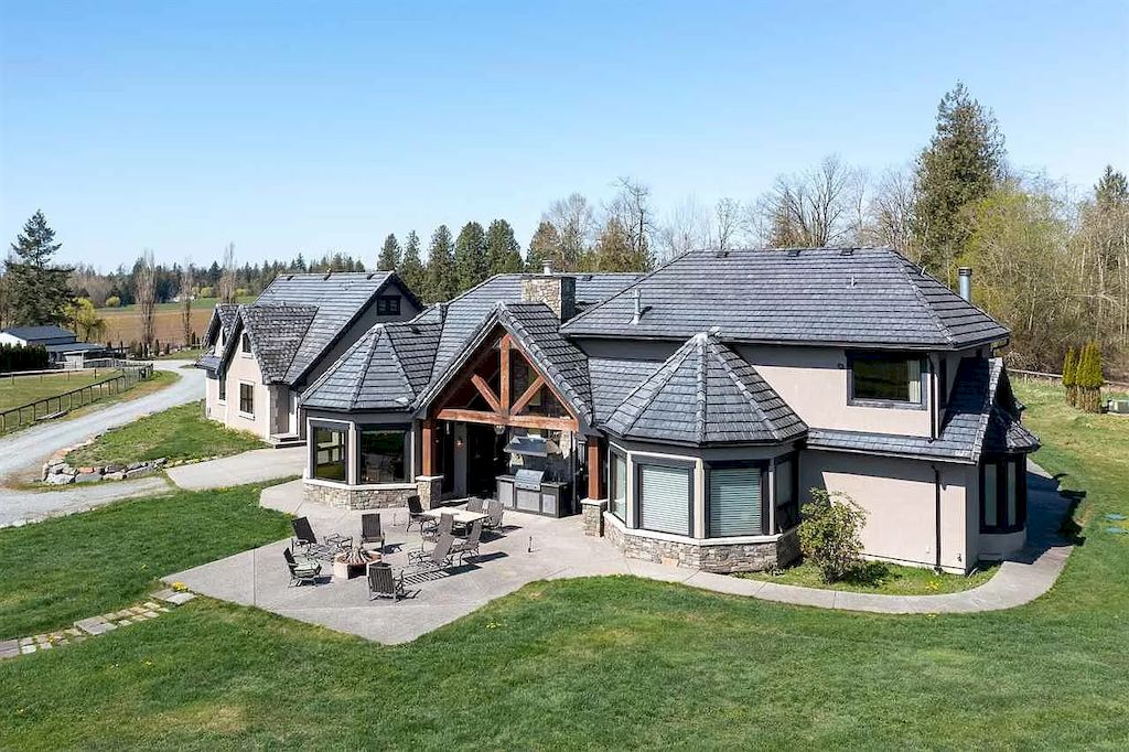 The Fantastic House in Langley is an amazing home now available for sale. This home is located at 2866 256th St, Langley, BC V4W 1Y4, Canada