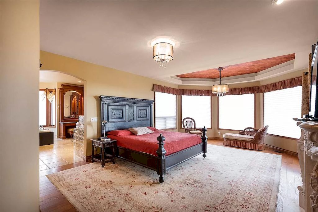 The Fantastic House in Langley is an amazing home now available for sale. This home is located at 2866 256th St, Langley, BC V4W 1Y4, Canada