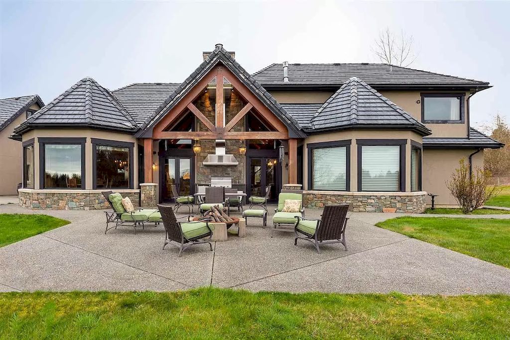 The Fantastic House in Langley is an amazing home now available for sale. This home is located at 2866 256th St, Langley, BC V4W 1Y4, Canada