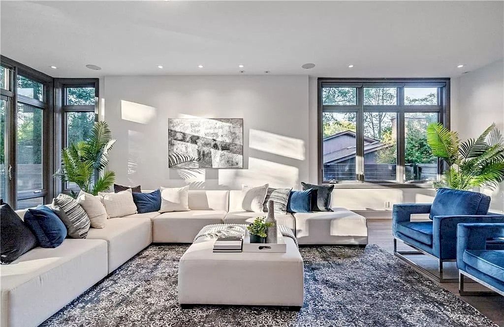 The Spectacular Custom Built Home in Mississauga is a state-of-the-art design home now available for sale. This home is located at 267 Kenollie Ave, Mississauga, ON L5G 2J1, Canada