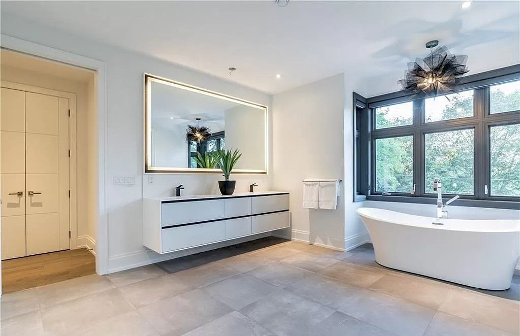 The Spectacular Custom Built Home in Mississauga is a state-of-the-art design home now available for sale. This home is located at 267 Kenollie Ave, Mississauga, ON L5G 2J1, Canada
